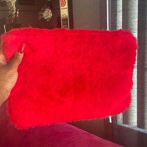 Red fur clutch (Large)